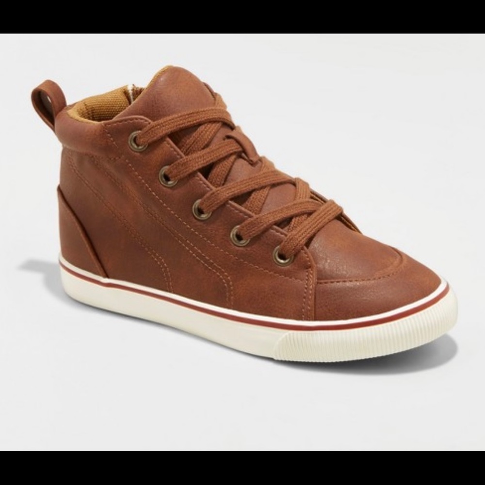 Cat & Jack boys Florian Mid Top Sneakers